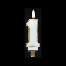Bougie Chiffre N 1 Avec Lisere Or Anniversaire Chic Et Tendance Cette bougie s'utilise seule ou accompagnée d'une autre bougie 1 an de plus au numéro. bougie chiffre n 1 avec lisere or