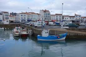 Coordonnées pour le clic : Fishing Boats In The Harbour Picture Of Port Joinville Ile D Yeu Tripadvisor