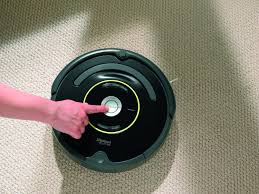 Der kleine sauger macht zwar eine gute figur, aber ist er sein geld auch wert? Kuche Haushalt Wohnen Irobot Roomba 865 Saugroboter Hohe Saugkraft Und Verfilzungsfreie Gummibursten Dirt Detect Technologie Reinigt Alle Hartboden Und Teppiche Grau Roboterstaubsauger