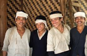 Menggosok, induksi, dialiri listr … ik b. Inilah Kebiasaan Orang Sunda Yang Wajib Anda Ketahui