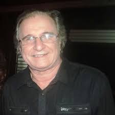 Reinaldo Arias's Instagram, Twitter & Facebook