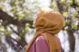 Allah subhanahu wa ta'ala juga memerintahkan kaum wanita untuk menggunakan hijab sebagaimana firman allah subhanahu wa ta'ala (yang artinya): Pakai Hijab Sepanjang Hari Ini Tips Rambut Anti Lepek Dewiku Com