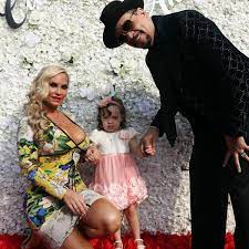 Svu actor's wife coco austin over the weekend, little chanel, 5, is featured looking just like her dad. Uym3vx7t2cjb M