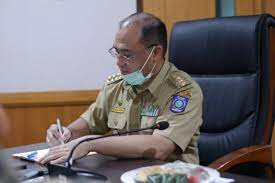 Tidak heran jika gaji umr cirebon atau gaji umk cirebon berbeda dengan daerah lain. Fery Afriyanto Phl Pemprov Babel Gaji Akan Naik Dan Akan Dipotong Untuk Asuransi Swakarya