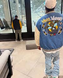 Flower 🌻 boy another trash fit from Theo 😮‍💨🥲