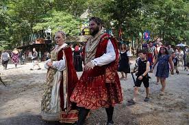 Le 20 avril 2018, la série est renouvelée pour une quinzième saison. There S A New King At King Richard S Faire