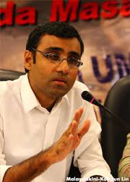 Mereka membuat spekulasi kebarangkalian ada kaitan antara nedim dan kematian darren kang yang juga dikatakan terlepas daripada disabit kesalahan kerana bapanya mempunyai hubungan baik dengan pm malaysia pada masa tu. Malaysiakini Pkr Kes Selesai Anak Nazri Macam Mana