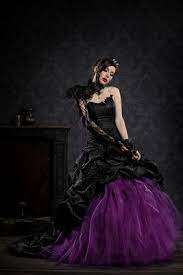 Maybe you would like to learn more about one of these? Extravagante Brautmode Schwarze Brautkleider Schwarz Weisse Und Ausgefallene Brautmode Extravagante Brautmode Ausgefallene Hochzeitsanzuge Gehrocke