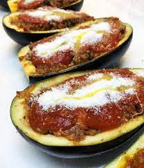 Le melanzane ripiene sono un secondo piatto leggero tipico del sud italia, perfetto per le giornate estivi. Melanzane Ripiene Con Carne Trita Ricette Erica Liverani Blog
