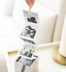 When it comes to shopping for wedding anniversaries, technically there are guidelines for what to buy. Hand Made Diy Gift Ideas For Parents Anniversary Day Art Of Gifting