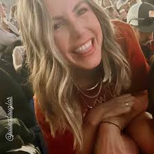 I'm having dinner tomorrow with a family member and we're meeting near  Southland drive and Macleod trail. Any suggestions for a good place for  dinner in that area? Thanks.