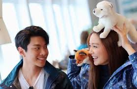 Netizens Demand Joey Law And Roxanne Tong To Get Back Together Getting Back Together Asian Celebrities Going On A Trip