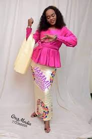 Bazin deux tons model bazin femme 2019 : Bazin Deux Tons Model Bazin Femme 2019 20 Idees De Bazin Deux Ton Mode Africaine Mode Africaine Bazin Robe Africaine Achat En Ligne De Tankinis Parmi Un Large Choix De