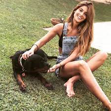 Μπορεί ο γιώργος λιάγκας να επαίρονταν από. An8h Salagkoydh Osa Prepei Na 3ereis Gia Th Dhmosiografo Poy Mphke Sto Survivor