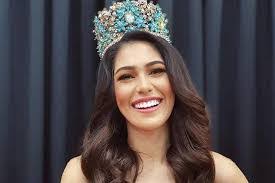 Chelsea Fernandez's Instagram, Twitter & Facebook