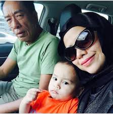 Ramli ms sebut bongok pada nabil semasa gegar vaganza 4. 5 Tahun Kahwin Tanpa Zuriat Kami Bahagia Sudah Bersedia Berusaha Cuma Belum Rezeki Akui Datin Alyah Allah Tahu Apa Yang Terbaik Keluarga