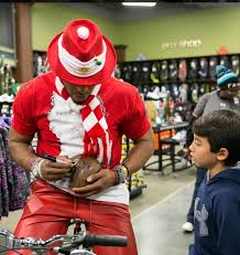 However, cam is known for more than just his impressive skills on the field. Even Cam Newton S Holiday Outfits Are Bizarre Terez Owens 1 Sports Gossip Blog In The World