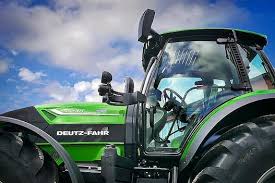 C'est par les hasards de la vie que je me suis entendu démarrer le mois dernier le bicylindre en v 530 cc de ce drôle d'engin et ça m'a fait quelque chose. Les Meilleures Marques De Tracteurs Agricoles