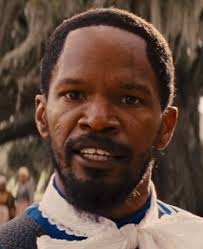 In Django Unchained (2012) sehen wir am Anfang des Films, dass Djangos  Zähne schmutzig und gelb sind, aber am Ende des Films sind sie sauber. Das  liegt daran, dass sein Reisebegleiter während