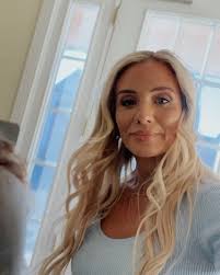 My heart is so full. ❤️ Last month I talked to my sweet friends, Ari, Rach,  and Abby about doing a donation drive for domestic abuse survivors. They  were immediately a yes 🥲. We decided