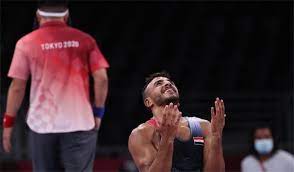 تأهل محمد إبراهيم كيشو لاعب منتخبنا الوطني المصارعة الي اولمبياد طوكيو 2020 بعدما وصل إلى منافسات الدور نصف النهائى من بطولة العالم التى تقام بكازاخستان والمستمرة حتى. Tyifne N35ibym