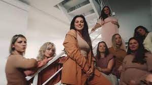 Karolina jacukowicz +48 516123994, biuro@djak.pl česká republika pavel trojan Ewa Farna W Teledysku Cialo Pokazuje Blizny Na Brzuchu