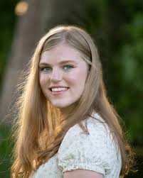 SENIOR sneak peeks!!! I've gotten to watch Kensington grow up into the  compassionate, smart, beautiful young lady she is and I can't believe she  will be graduating this year! We did a