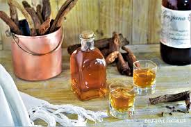 Pesate lo zucchero e fatelo sciogliere nel barattolo con l'infuso di vino e genziana. Liquore Di Genziana Ricetta Abruzzese Paprika E Cioccolato