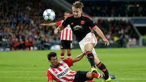 Luke shaw is an english footballer who plays for manchester united. Nach Horror Foul United Verteidiger Luke Shaw Verlor Beinahe Sein Rechtes Bein German Site