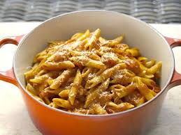Get This All Star Easy To Follow Spaghetti With Oil And Garlic Aglio Et Olio Giada Recipes Food Network Recipes Italian Recipes
