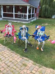 For more fun outdoor decor, create custom yard signs to celebrate the seasons or special occasions. 47 Creepy And Cool Halloween Yard Decor Ideas Digsdigs