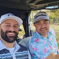 Justin Herbert's got a new look. 👀 (📸: Twitter/danielrpopper)