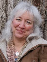 Lisa Popp's Instagram, Twitter & Facebook