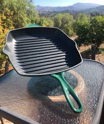 Very Nice Le Creuset France Double Pour Green Cast Iron Skillet 26 The Interior Of This Skillet Is In Great Condit Green Grill Le Creuset Le Creuset Cookware