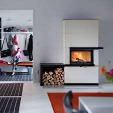 Il fuoco è da sempre fonte di vita, infatti, già nelle ere preistoriche era un´arma di difesa contro gli animali feroci ma anche un ad unire il comfort e la bellezza del camino a legna c´è il moderno termocamino a legna che incarna una serie di caratteristiche tali da renderlo tra. Camino A Legna I31a Contura Moderno Con Focolare Chiuso Da Parete