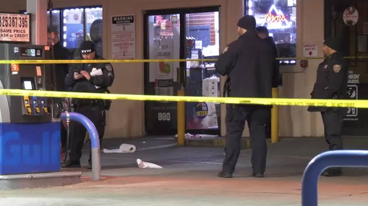 NYC crime: Man shot in face while pumping gas in Mount Hope section of the  Bronx - ABC7 New York