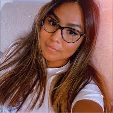 Rachel Heinrichs's Instagram, Twitter & Facebook