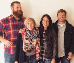 Ben And Erin Napier With Chip Joanna Love These 4 Humans Erin Napier Chip And Joanna Gaines Joanna Gaines
