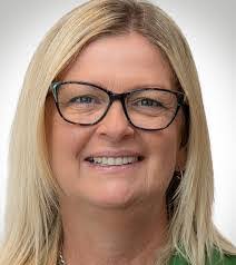 Renee Tart's Instagram, Twitter & Facebook