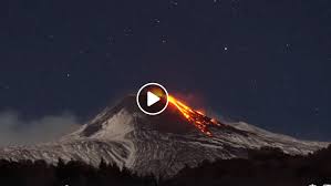 Persistent explosive eruptions, sometimes with minor lava emissions, take place from one or. L Etna Non Smette Di Stupire Il Video Dell Ultima Eruzione In Timelapse Liveunict