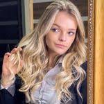 Carole Kiel's Instagram, Twitter & Facebook