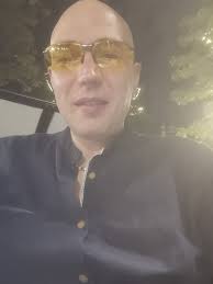 Foodies, I am in Dubai this week, so long story short I sat down in a  restaurant called “Habib Beirut” and when owner ask us where we from he was  very happy