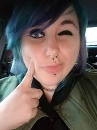 Me at 20… The false eyelashes !! 😉🤗