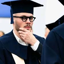 Bravo to the graduates of SMK College of Applied Sciences! 👏💐 Today  graduates and their loved ones gathered at the SMK College of Applied  Sciences for the diploma awarding ceremony. 🤩 Professional