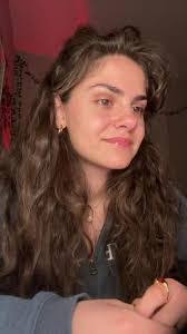 Eloise Glass's Instagram, Twitter & Facebook