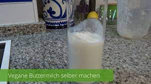 In diesem beitrag erfährst du, wie du schnell und sie bietet sich als idealer buttermilchersatz beim backen von brot, kuchen und plätzchen an. Buttermilch Ersatz Buttermilch In Der Kuche Einfach Ersetzen