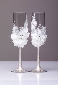 White Wedding Guestbook Glasses And Cake Server Set Wediing Flutes And Cutter Personalized Glasses Cake Server And Knife Wedding Guestbook Wedding Glasses Wedding Champagne Glasses Decorated Wine Glasses