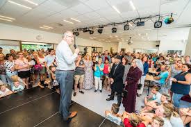 Sinds 5 januari 2009 is hij burgemeester van de gemeente rotterdam. Burgemeester Aboutaleb Opent Wijksportvoorziening Pernis Wind Architecten Adviseurs