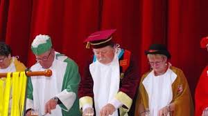 Le Cateau-Cambrésis: pour son dixième anniversaire, la confrérie de la  chaude andouille a fait ripaille