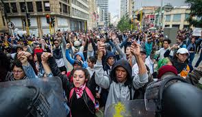 Las manifestaciones en colombia comenzaron el pasado miércoles y han dejado al menos 19 muertos y unos 800 heridos. Protestas En Colombia Quinto Dia De Protestas Hoy La Cita Es Una Besaton Tendencias Caracol Radio